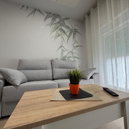 Apartamentos Turisticos Peregrin Palas ปาลัสเดเรย์ ภายนอก รูปภาพ