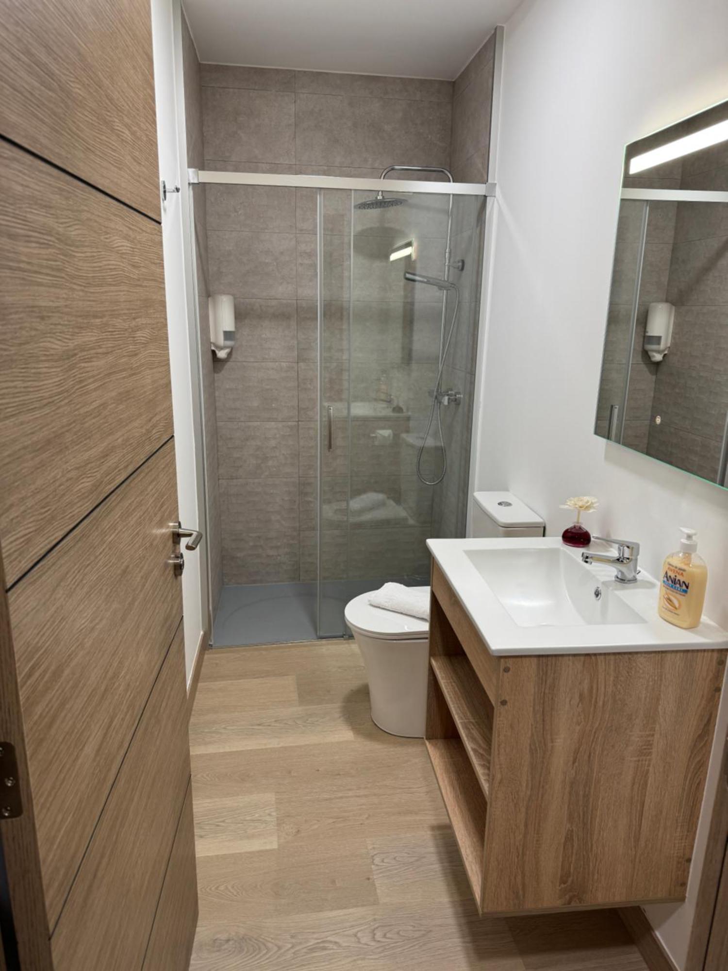 Apartamentos Turisticos Peregrin Palas ปาลัสเดเรย์ ภายนอก รูปภาพ